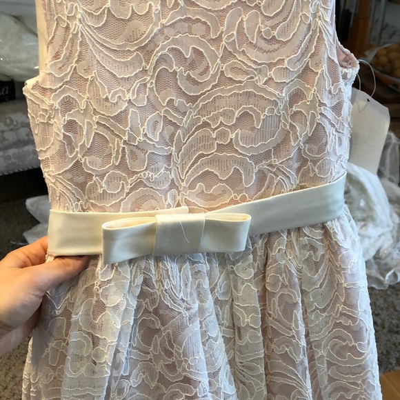 Flower girl dress - Picture 2 of 3